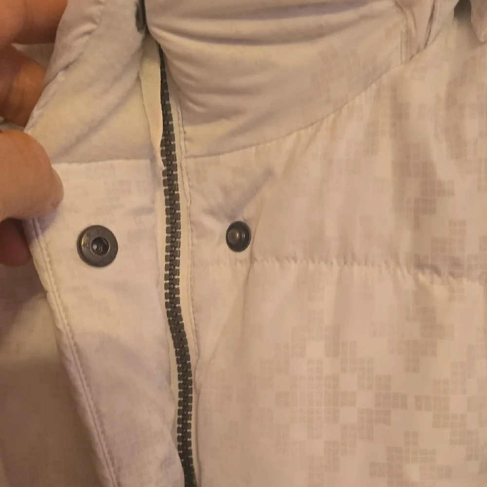 Eddie Bauer Women's White Puffer Coat with Faux Fur Hood‎